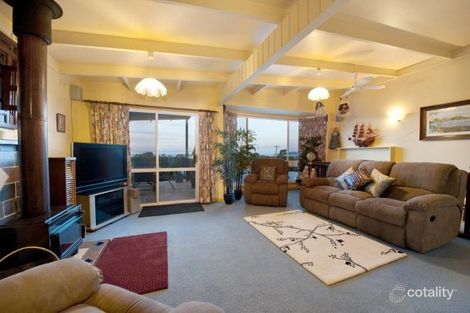 Property photo of 19 Iris Street Dromana VIC 3936