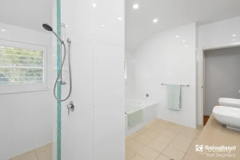 Property photo of 16 Reflections Drive One Mile NSW 2316