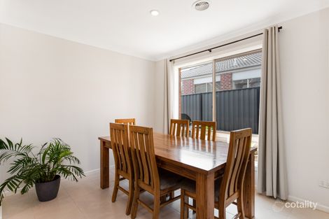 Property photo of 19 Caspian Chase Pakenham VIC 3810