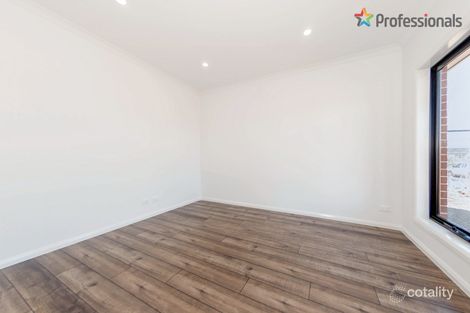 Property photo of 498 Brookfield Boulevard Mickleham VIC 3064