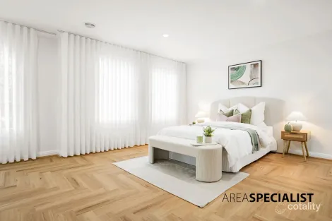 Property photo of 1 Oak Post Place Cranbourne East VIC 3977