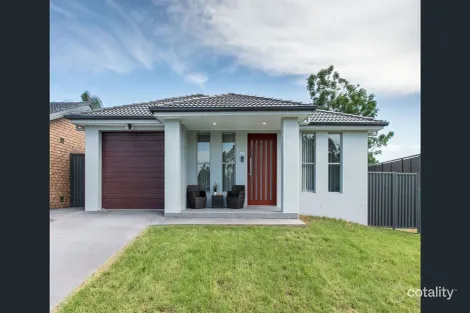 1 Blenheim Pl, St Clair, NSW 2759
