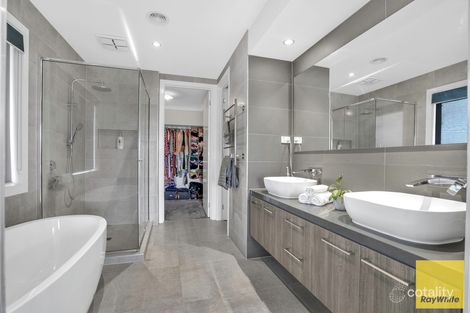 Property photo of 15 Signal Circuit Aintree VIC 3336