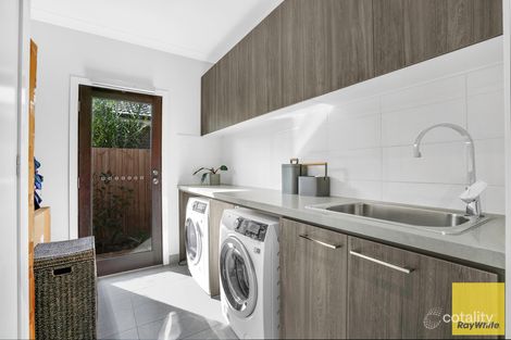 Property photo of 15 Signal Circuit Aintree VIC 3336