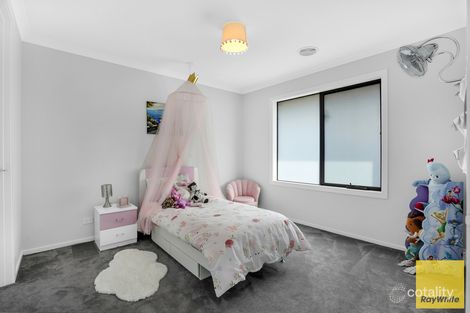 Property photo of 15 Signal Circuit Aintree VIC 3336