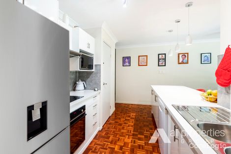 Property photo of 4 Venosa Place Regents Park QLD 4118