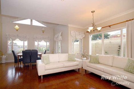 Property photo of 36 Allunga Parade Berwick VIC 3806