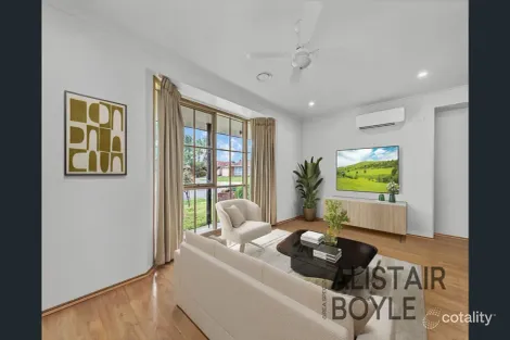 Property photo of 14 Daniel Court Pakenham VIC 3810