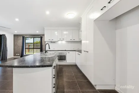 Property photo of 5 Dixon Court Mooloolah Valley QLD 4553