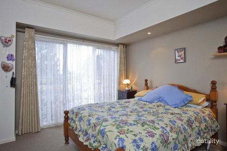 Property photo of 17 Greenview Circuit Epsom VIC 3551