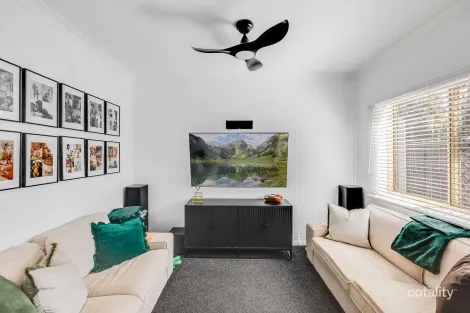Property photo of 33 Justin Street Harristown QLD 4350
