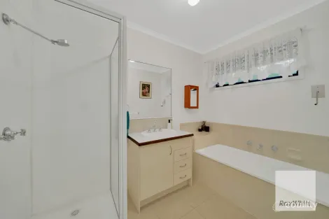 Property photo of 3 McPherson Boulevard Roxburgh Park VIC 3064