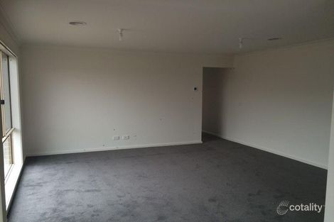 Property photo of 4/5 Melissa Way Pakenham VIC 3810