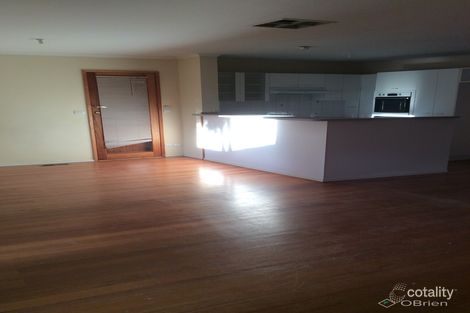 Property photo of 7 Fiona Court Gladstone Park VIC 3043