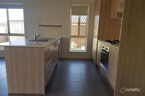 Property photo of 7 Springwater Drive Drouin VIC 3818