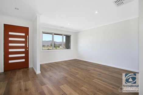 Property photo of 5 Hampshire Boulevard Leneva VIC 3691