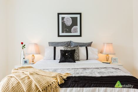 25 Cilantro Pkwy, Seville Grove, WA 6112