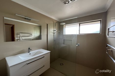 Property photo of 2/487 Raymond Street Sale VIC 3850