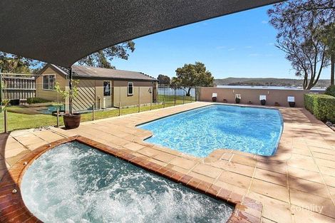 Property photo of 54 Asca Drive Green Point NSW 2251
