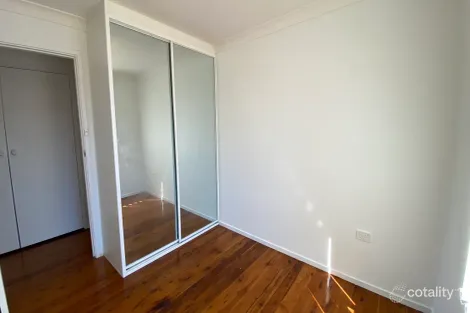 Property photo of 5 Malvern Close St Johns Park NSW 2176