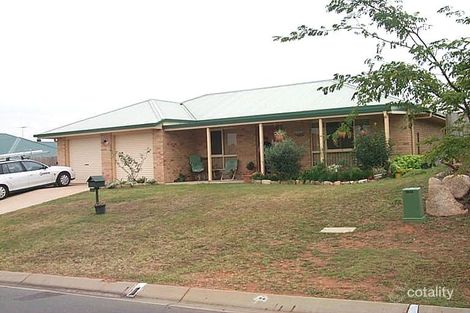 33 Clarendon St, Strathpine, QLD 4500