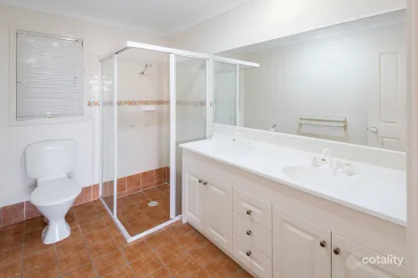 Property photo of 204 Saturn Crescent Bridgeman Downs QLD 4035