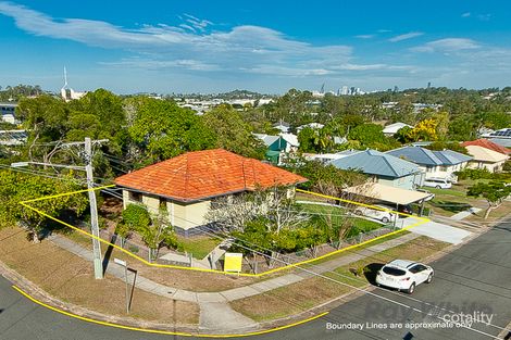 32 Thuruna St, Stafford, QLD 4053