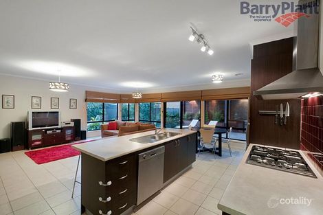 Property photo of 30 Santander Crescent Point Cook VIC 3030