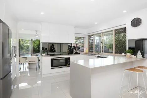 11 Eacham Ave, Coombabah, QLD 4216