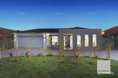 Property photo of 18 Southbank Walk Taylors Hill VIC 3037