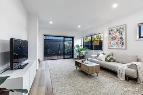 Property photo of 142 Grimshaw Street Greensborough VIC 3088