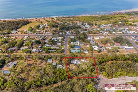 40 Lagoon Dr, Moore Park Beach, QLD 4670