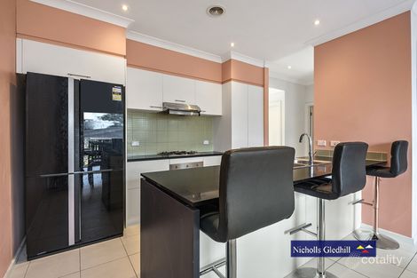Property photo of 10 Manuscript Drive Endeavour Hills VIC 3802