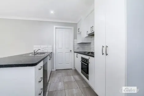 Property photo of 14 Gurney Crescent Wodonga VIC 3690