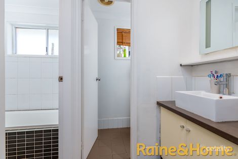 Property photo of 4 Maple Court Dubbo NSW 2830