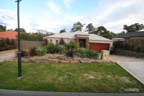 17 Palm Ct, Croydon South, VIC 3136