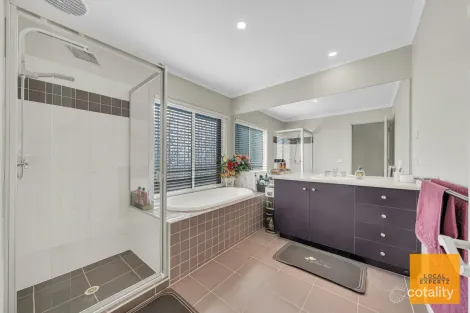 Property photo of 5 Carlyon Close Melton West VIC 3337