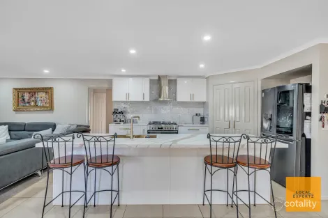 Property photo of 5 Carlyon Close Melton West VIC 3337