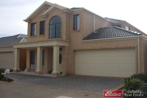 4 Lakefield Cres, Mawson Lakes, SA 5095
