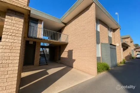 7/1a Joyes Pl, Tolland, NSW 2650