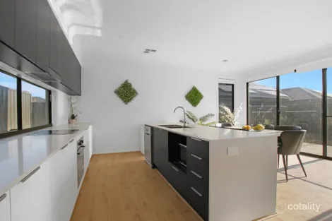 Property photo of 10 Pollifrone Close Angle Vale SA 5117
