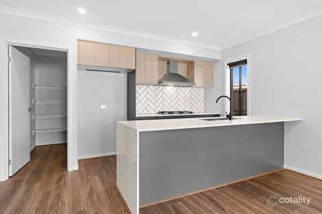 Property photo of 24 Fleurieu Circuit Armstrong Creek VIC 3217