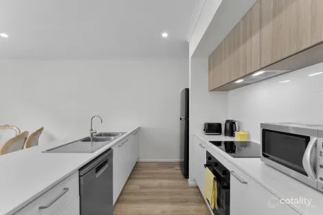 Property photo of 39 Cabo Circuit Clyde North VIC 3978