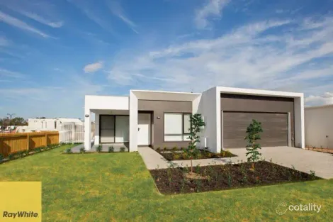 Property photo of 27 Sky Crescent Pimpama QLD 4209