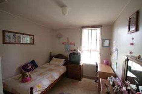 Property photo of 28 Orana Parade Unanderra NSW 2526