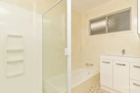 Property photo of 17 Bevlin Court Albany Creek QLD 4035