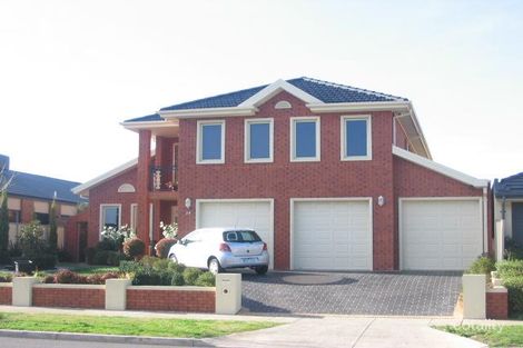 24 Stockton Dr, Cairnlea, VIC 3023