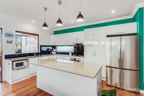 Property photo of 3 Raymond Street Shorncliffe QLD 4017