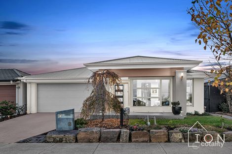 9 Strikeline Cres, Clyde North, VIC 3978