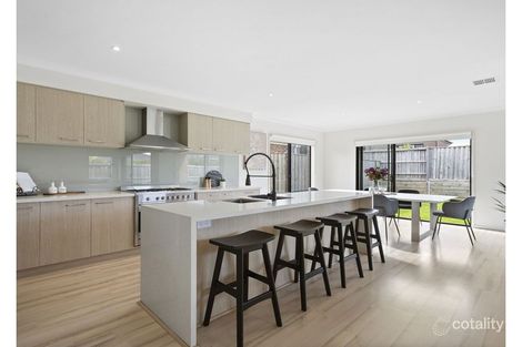 Property photo of 13 Goodenia Loop Cranbourne West VIC 3977